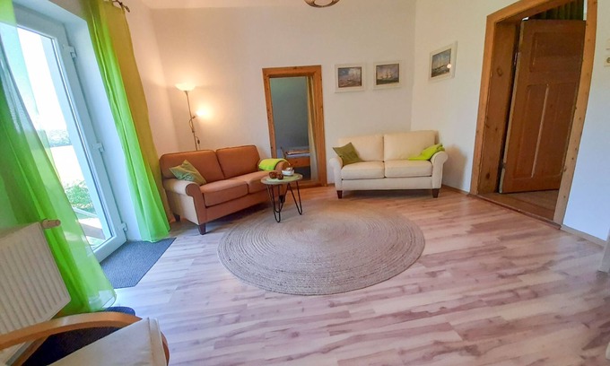 Ahrenshagen-Daskow Apartment | Ferienwohnung 1 - Ferienwohnungen an der Ostsee - Alleinlage am Waldrand