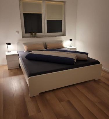 Annweiler am Trifels Apartment | Ferienwohnung Vara