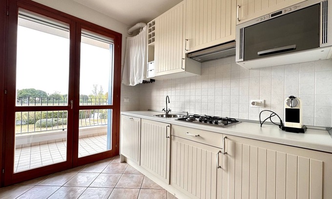 San Briccio Apartment | Ferienwohnung 200m vom Meer Entfernt mit Parkplatz und Zwei Schlafzimmern
