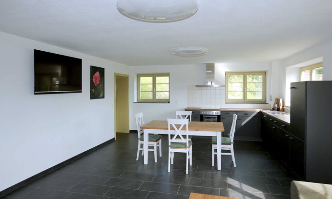 Alt Suhrkow Apartment | Ferienwohnung 1 - Bahnhof Hohen Mistorf - Ferienwohnungen