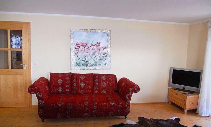 Frasdorf Apartment | Ferienwohnung 2 - 4 Pers. 70 qm, großer Wohn/Schlafraum, 1 Schlafzimmer, Küche, SAT-TV, Nichtraucher, keine Haustiere