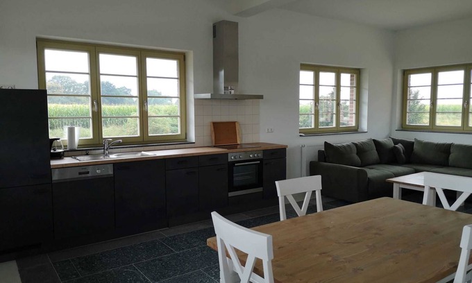 Alt Suhrkow Apartment | Ferienwohnung 2 - Bahnhof Hohen Mistorf - Ferienwohnungen