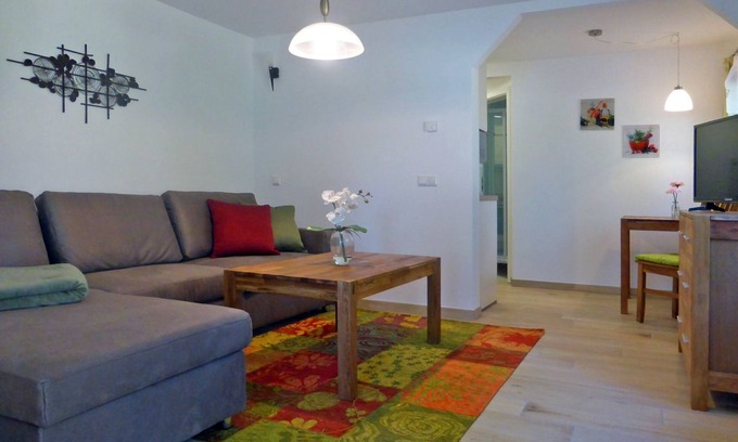 Bodstedt Apartment | Ferienwohnung 2 - Ferienhaus am Waldessaum