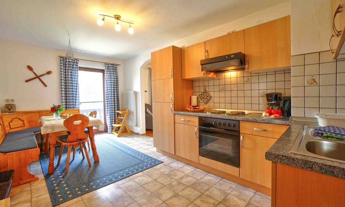 Seeon-Seebruck Apartment | Ferienwohnung 2 mit Süd-Ostbalkon