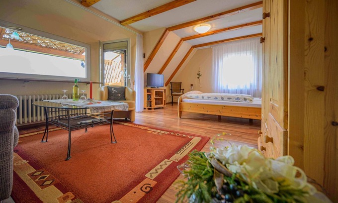 Oberkirch Apartment | Ferienwohnung 50qm, 1 Wohn-/Schlafraum, max. 3 Personen