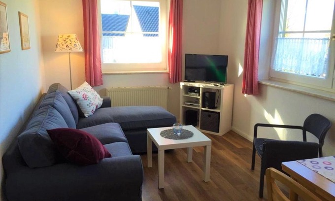 Vitzdorf Apartment | Ferienwohnung 7, OG, Hof zur Sonnenseite Fehmarn