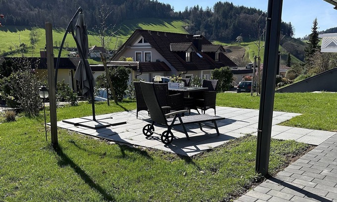 Kollnau Apartment | Ferienwohnung, 75 qm, 1 Schlafzimmer, 1 Wohn-/Schlafzimmer, Terrasse, max. 3 Personen
