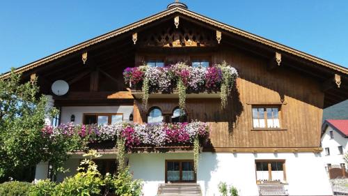 Pflach Apartment | Ferienwohnung AlMa