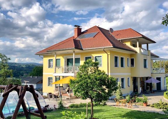 Moosburg Apartment | Ferienwohnung am Bauernhof Straßonig vulgo Hornis