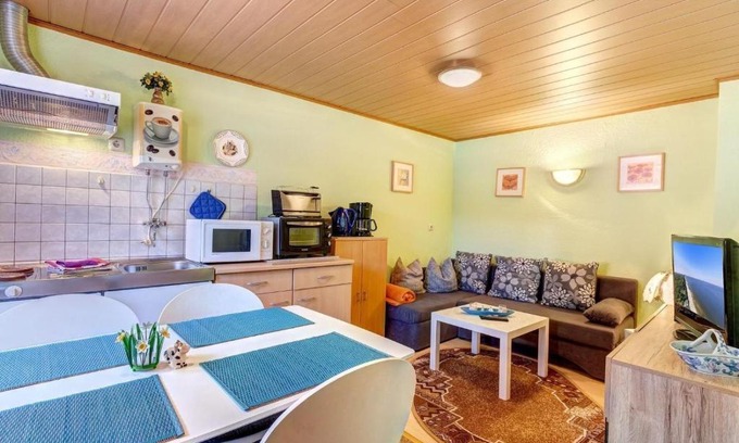 Ulrichshorst Apartment | Ferienwohnung-Am-Kamp-1