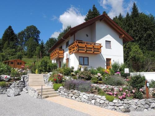 Oberkirch Apartment | Ferienwohnung-am-Rosengarten