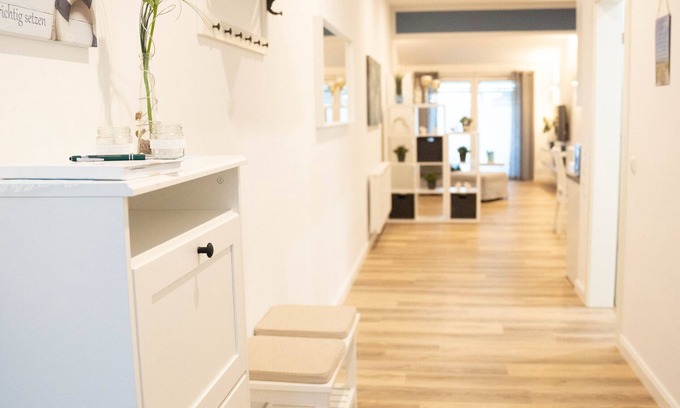 Zetel Apartment | Ferienwohnung am See mit Sauna an der Nordsee