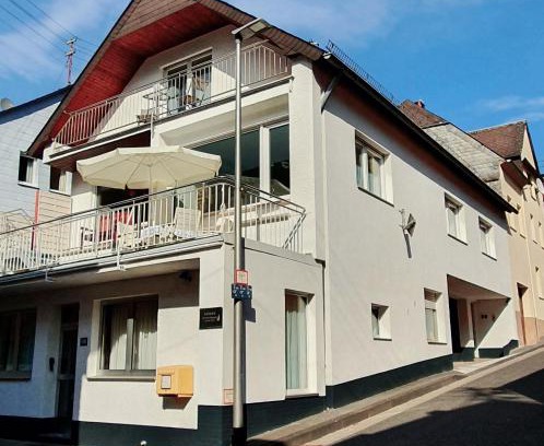 Senheim Apartment | Ferienwohnung an der Mosel, Julia