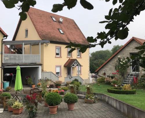 Margetshoechheim Apartment | Ferienwohnung Angelika Gries