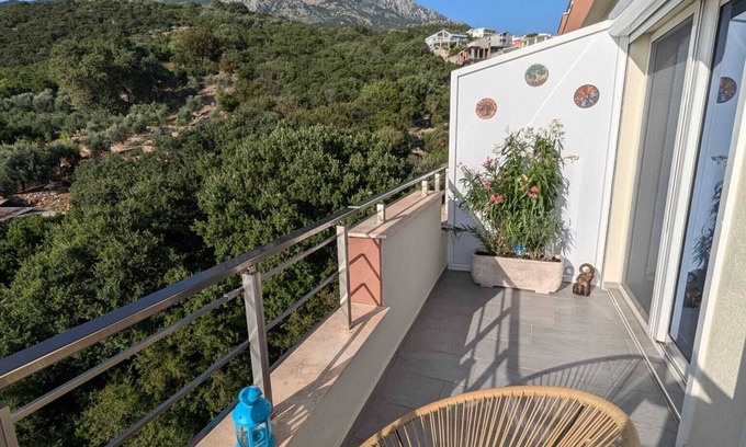Dobra Voda Apartment | Ferienwohnung/apartment für bis zu 5 Personen zu Vermieten mit Blick Aufs Meer