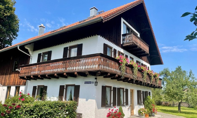 Peissenberg Apartment | Ferienwohnung/app. für 2 Gäste mit 65m² in Peißenberg