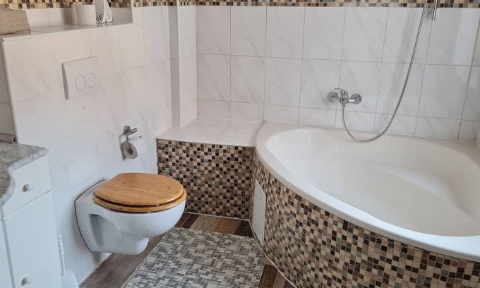 Hochheim Apartment | Ferienwohnung/app. für 6 Gäste mit 80m² in Erfurt