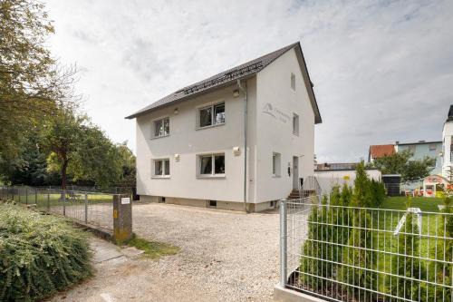 Laupheim House | Ferienwohnung Bailey