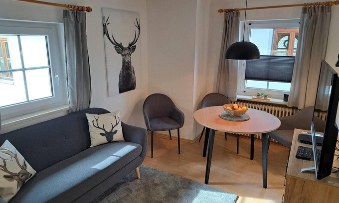 Grashof Apartment | Ferienwohnung Balkon, 1 Schlafzimmer, 1 Wohnküche, Dusche/wc, Max. 3 Pers