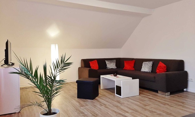 Lauta Apartment | Ferienwohnung Balkon - Haus Waldidyll