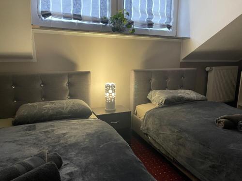 Feyen-Weismark Apartment | Ferienwohnung Bina