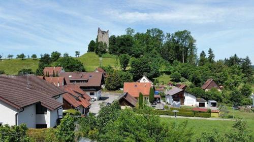 Neuravensburg Apartment | Ferienwohnung-Burgblick-in-Neuravensburg