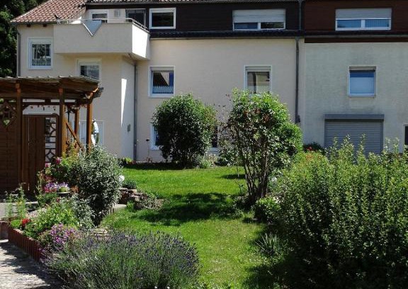 Heckendalheim Apartment | Ferienwohnung Christine