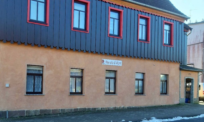 Mandelholz Apartment | Ferienwohnung Das Alte E-werk mit Kamin - Fewo mit 2 SZ