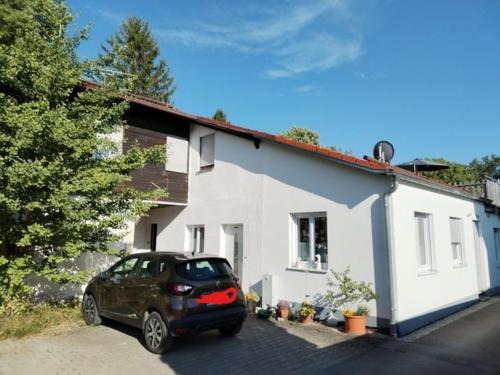 Holzhausen Apartment | Ferienwohnung am Kittenbach