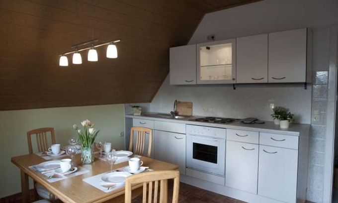 Enniger Apartment | Ferienwohnung Tertilt, 1-6 Pers
