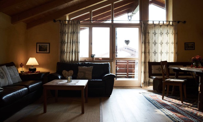 Stanggaß Apartment | Ferienwohnung für 2-4 Personen, ca. 80 m², 2 Schlafzimmer, Wohnzimmer mit integrierter Küche, Freisitz