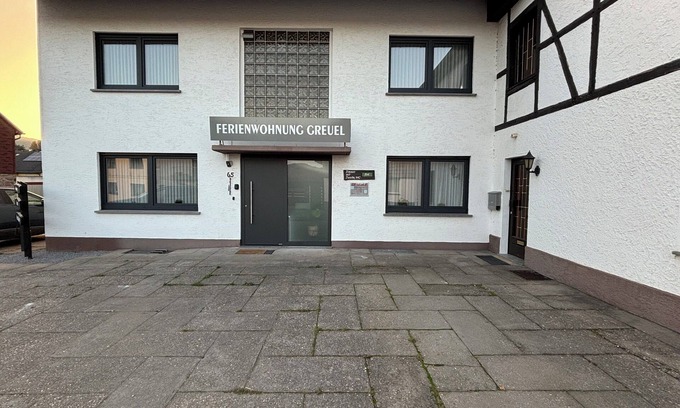 Hasenfeld House | Ferienwohnung für bis zu 10 Personen im Nationalpark Eifel. Nähe zum Rursee