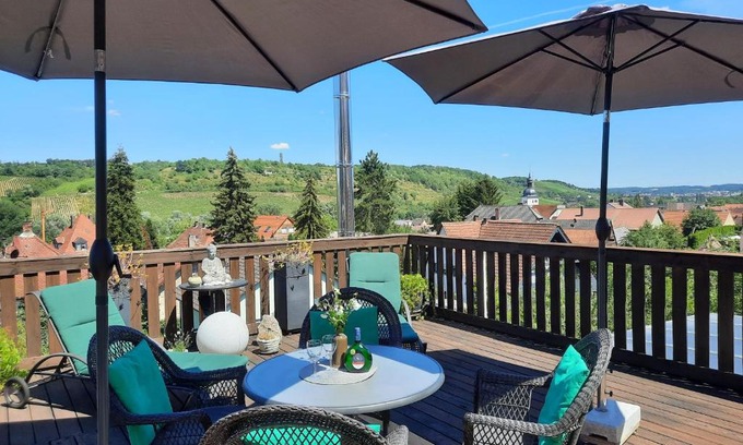 Ochsenfurt Apartment | Ferienwohnung Geiernest