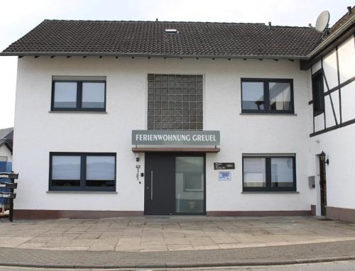 Hasenfeld Apartment | Ferienwohnung Greuel