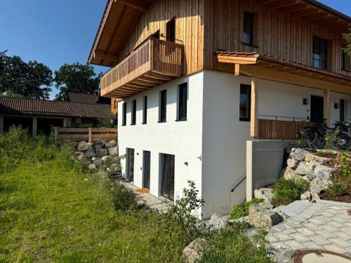 Miesbach Apartment | Ferienwohnung Gschwendt
