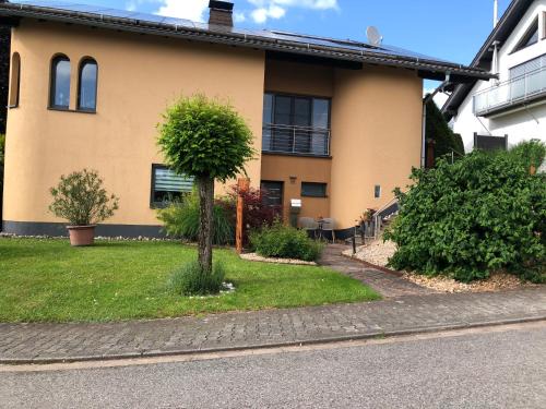 Oberthal Apartment | Ferienwohnung Haus Angela