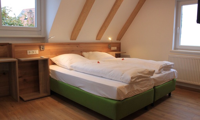 Zirndorf House | Ferienwohnung "hochsitz" mit Balkon für bis zu 6 Personen