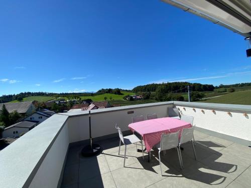 Tettnang Apartment | Ferienwohnung Hopfenblick Dachterasse 3SZ Bodenseeregion