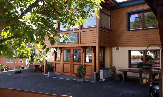 Montabaur Apartment | Ferienwohnung Hubertusklause - 3-bettwohnung