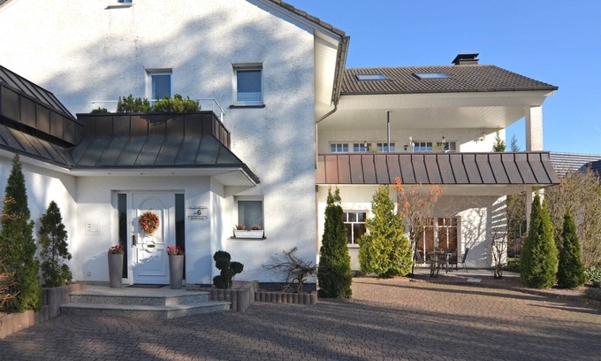 Madfeld Apartment | Ferienwohnung in Madfeld nahe Wald