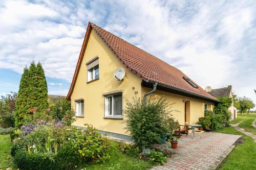 Schmargendorf Apartment | Ferienwohnung im Blumengarten