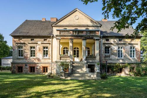 Calau Apartment | Ferienwohnung im Landschloss