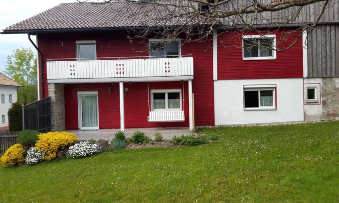 Roehrnbach Apartment | Ferienwohnung im Seidlerhof mit Balkon und Garten