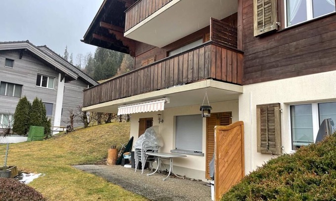 Zweisimmen Apartment | Ferienwohnung in Zweisimmen Ruhige Lage und Schöne Aussicht