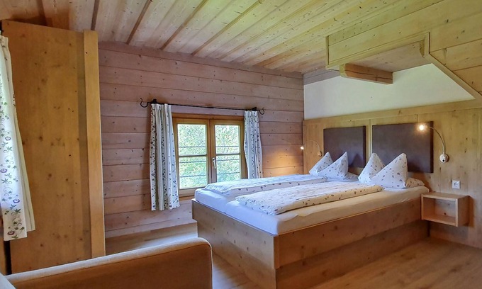 Kirchanschoring Apartment | Ferienwohnung Katharina, 44 qm, 2 Schlafzimmer, 4 Betten und Kinderbetten, Nichtraucher