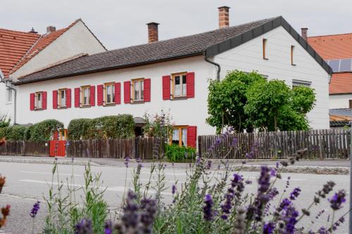 Neuoetting Apartment | ferienwohnung lispet