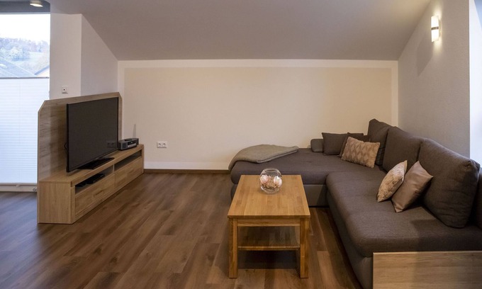 Waging am See Apartment | Ferienwohnung "Magnolie" bis 4 Personen, Balkon, 104 m²