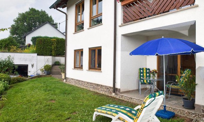 Merzig Apartment | Ferienwohnung Meisbüsch