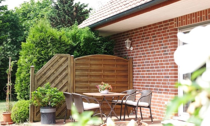 Lippramsdorf Apartment | Ferienwohnung mit Weitblick, 1-4 Pers