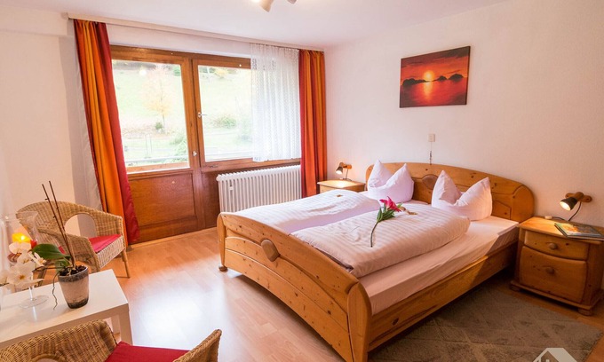 Altensteig Apartment | Ferienwohnung mit 75qm, 2 Schlafzimmer für max. 4 Personen